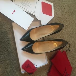 Christian Louboutin Pigalle Follies Size 40 pump